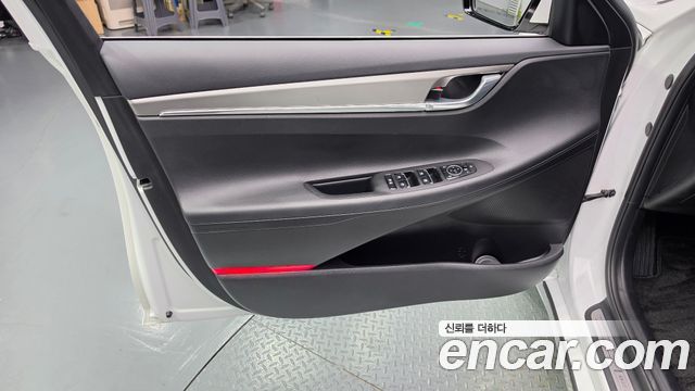 Hyundai Grandeur 2023 — photo 14