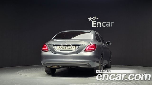 Mercedes-Benz C-Class 2019 — photo 4