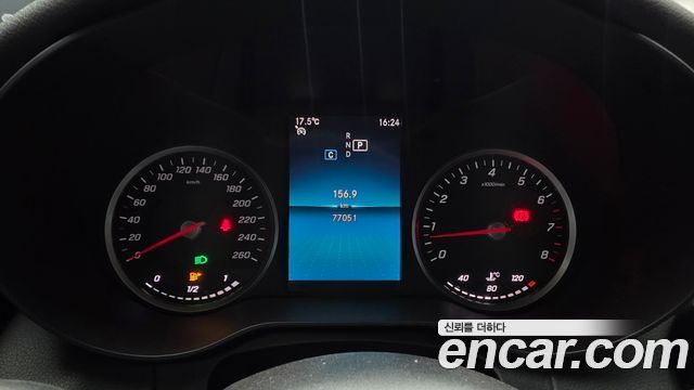 Mercedes-Benz C-Class 2019 — photo 11