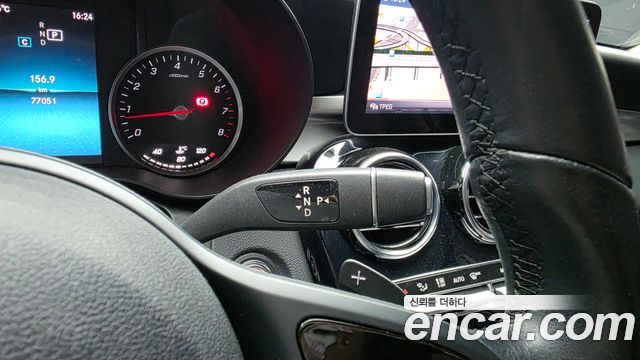 Mercedes-Benz C-Class 2019 — photo 12