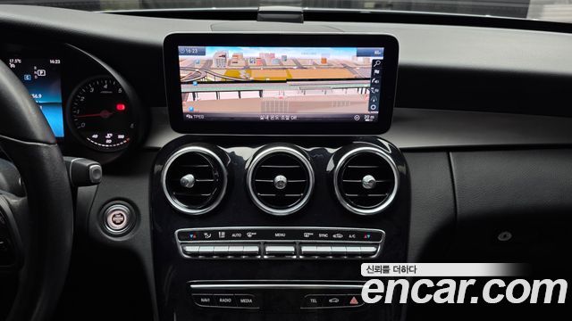 Mercedes-Benz C-Class 2019 — photo 20