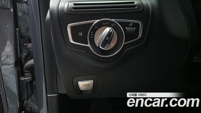 Mercedes-Benz C-Class 2019 — photo 24
