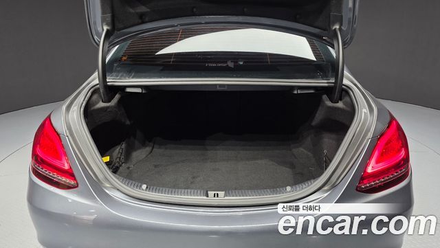 Mercedes-Benz C-Class 2019 — photo 26