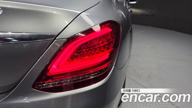 Mercedes-Benz C-Class 2019 — photo 9