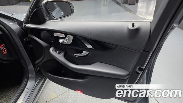 Mercedes-Benz C-Class 2019 — photo 14