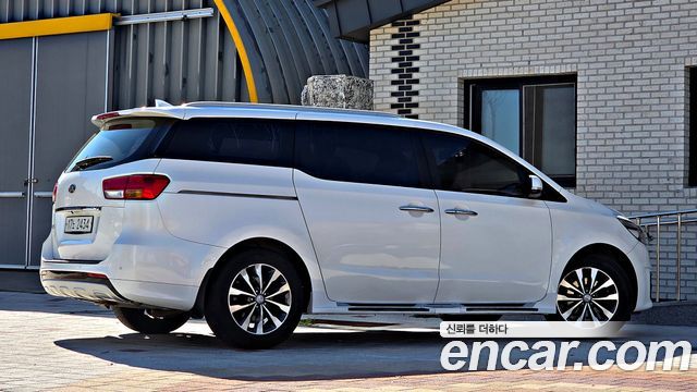 Kia Canival 2018 — photo 6