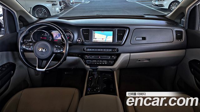Kia Canival 2018 — photo 7