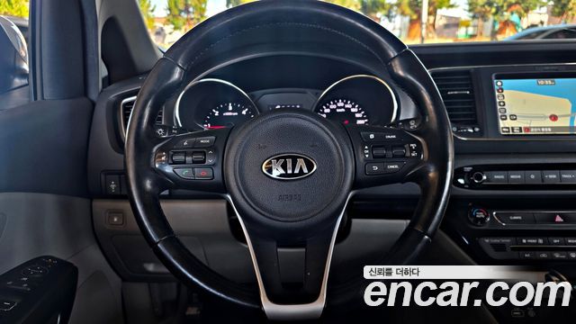 Kia Canival 2018 — photo 8