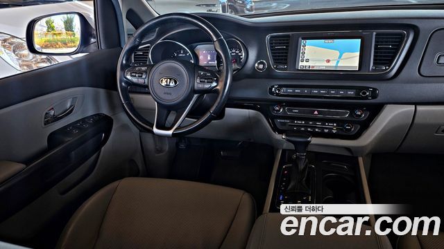 Kia Canival 2018 — photo 11
