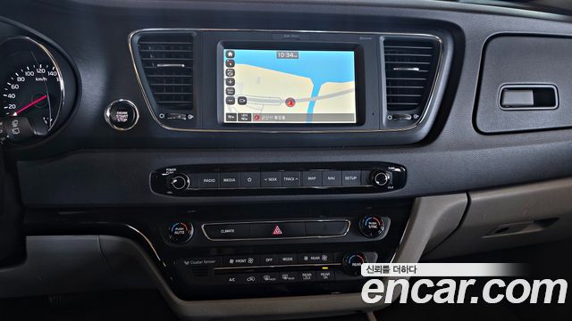 Kia Canival 2018 — photo 12