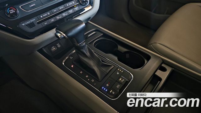 Kia Canival 2018 — photo 13
