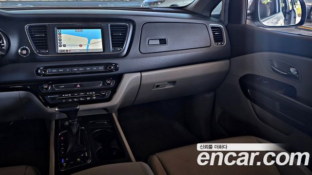 Kia Canival 2018 — photo 14