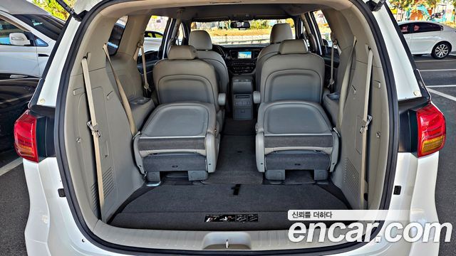 Kia Canival 2018 — photo 17