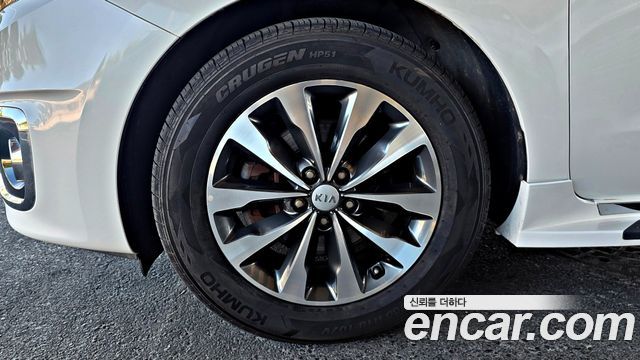 Kia Canival 2018 — photo 19