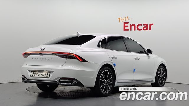 Hyundai Grandeur 2023 — photo 2