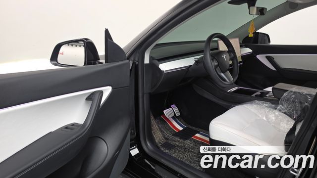 Tesla Model Y 2021 — photo 13