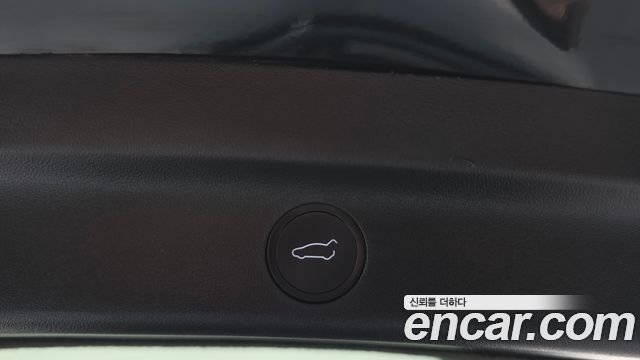 Tesla Model Y 2021 — photo 21