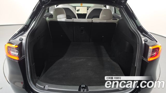 Tesla Model Y 2021 — photo 22