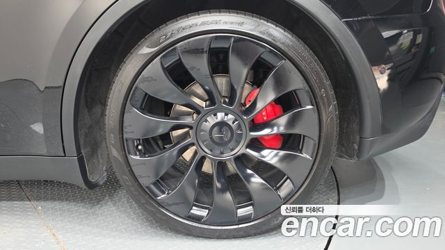 Tesla Model Y 2021 — photo 7