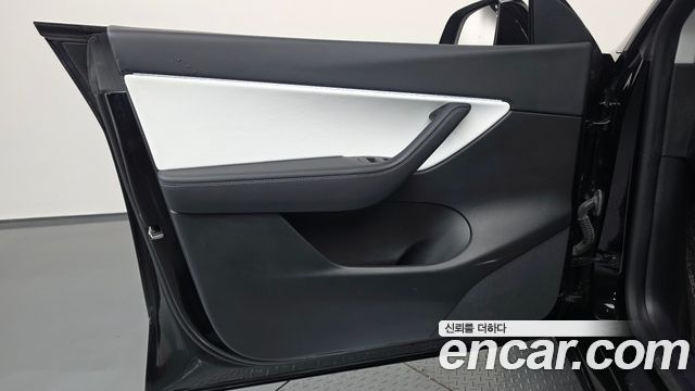 Tesla Model Y 2021 — photo 14