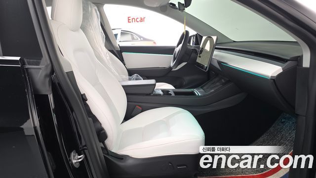 Tesla Model Y 2021 — photo 16