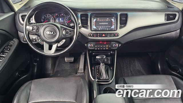 Kia Carens 2015 — photo 10
