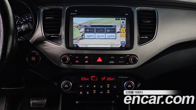 Kia Carens 2015 — photo 19