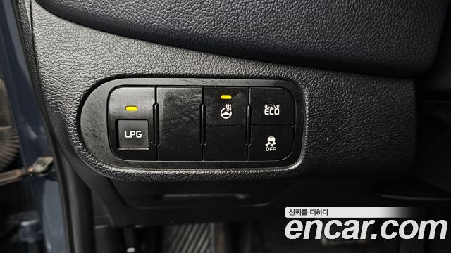 Kia Carens 2015 — photo 21