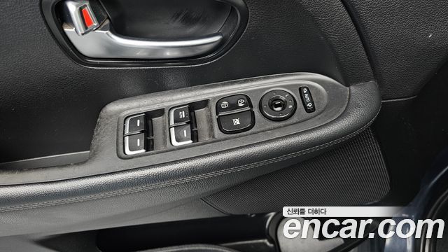 Kia Carens 2015 — photo 22