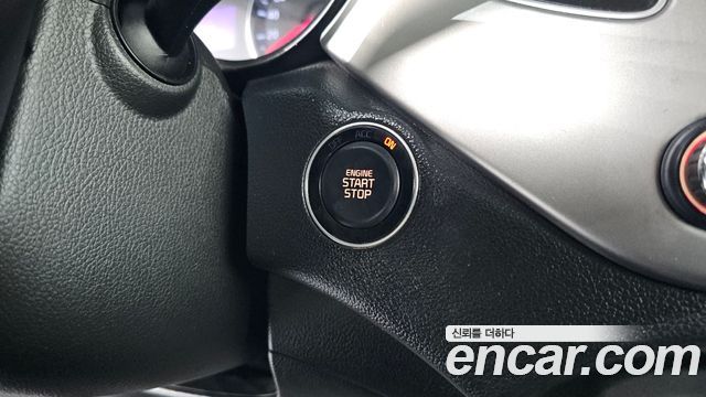 Kia Carens 2015 — photo 23