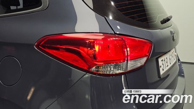 Kia Carens 2015 — photo 9