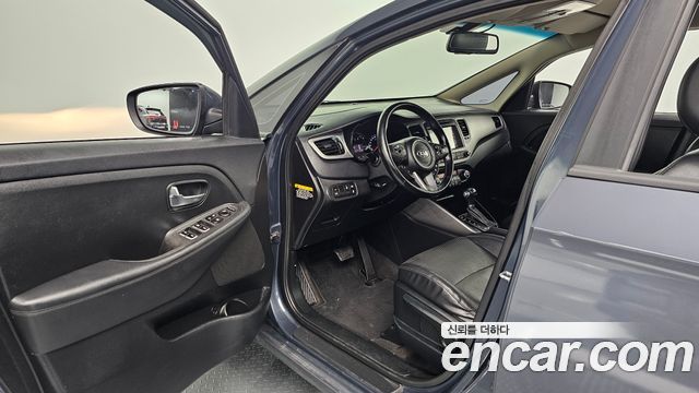 Kia Carens 2015 — photo 16