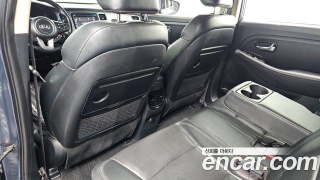 Kia Carens 2015 — photo 27