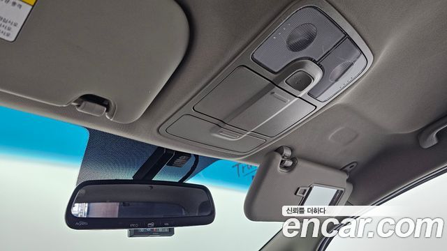 Kia Carens 2015 — photo 28