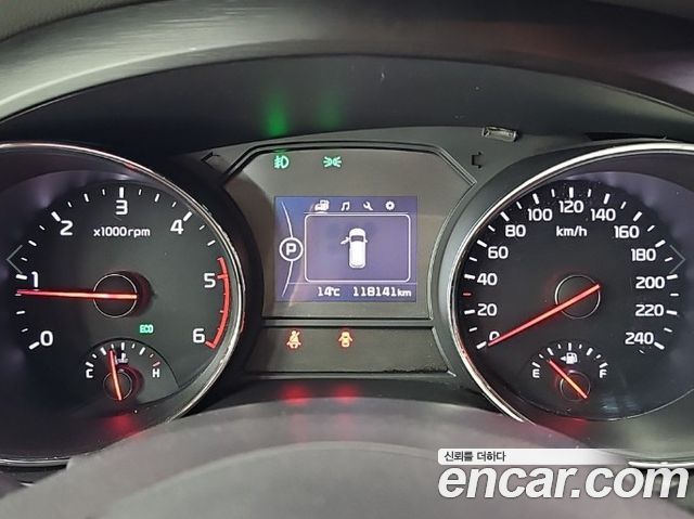 Kia Canival 2016 — photo 12