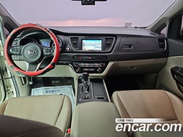 Kia Canival 2016 — photo 13