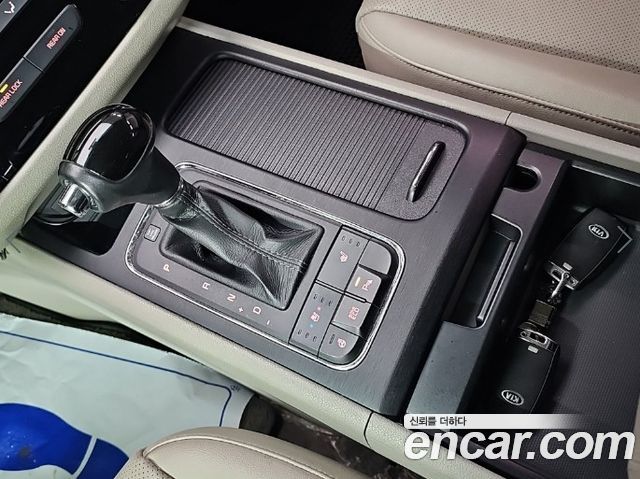 Kia Canival 2016 — photo 14