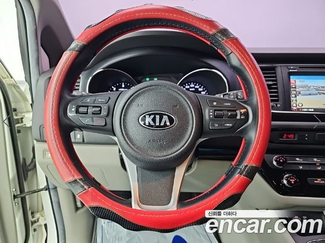 Kia Canival 2016 — photo 15