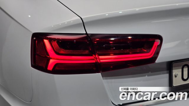 Audi A6 2018 — photo 9