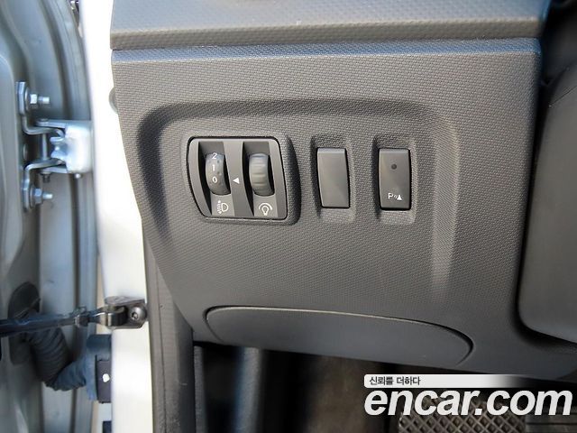 Renault Korea QM3 2014 — photo 12
