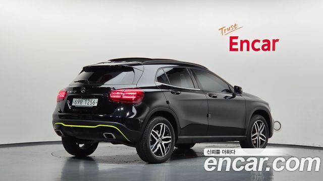 Mercedes-Benz GLA-Class 2018 — photo 2