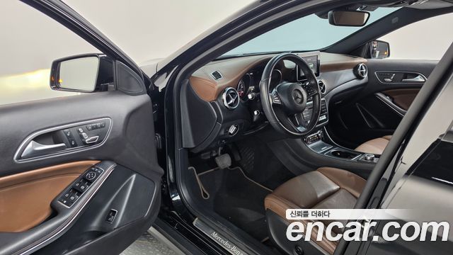 Mercedes-Benz GLA-Class 2018 — photo 13