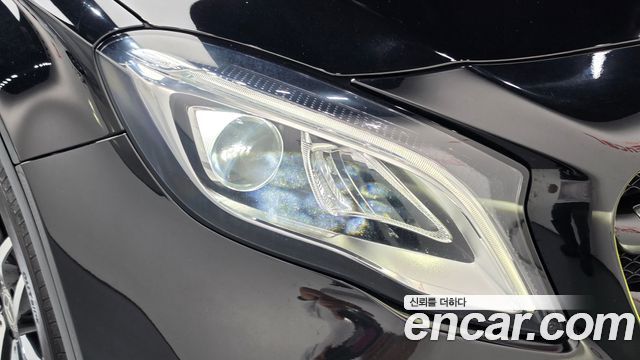 Mercedes-Benz GLA-Class 2018 — photo 8