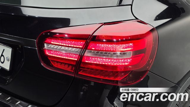 Mercedes-Benz GLA-Class 2018 — photo 9