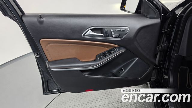 Mercedes-Benz GLA-Class 2018 — photo 14