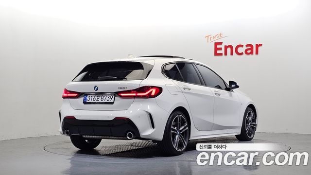 BMW 1-Series 2024 — photo 2