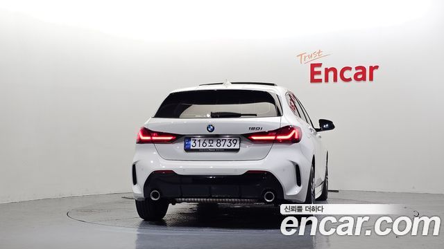 BMW 1-Series 2024 — photo 4