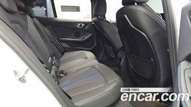 BMW 1-Series 2024 — photo 17