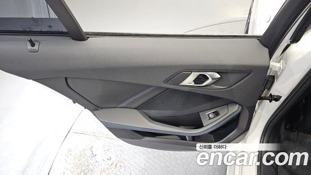 BMW 1-Series 2024 — photo 15