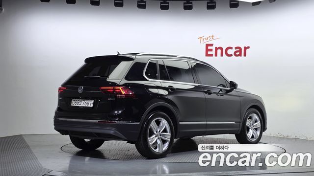 Volkswagen Tiguan 2020 — photo 2